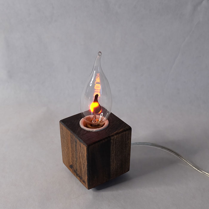 Светильник-ночник "Свеча на ветру" из бука, эффект пламени