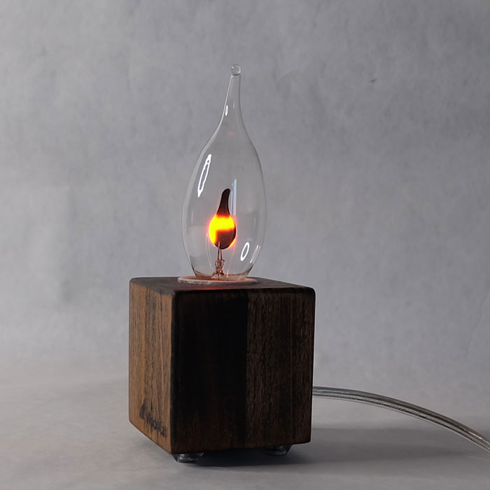 Светильник-ночник "Свеча на ветру" из бука, эффект пламени